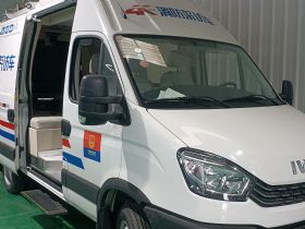 依维柯欧胜采访车-5KW取力发电机供电系统