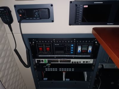 依维柯欧胜采访车-5KW取力发电机供电系统